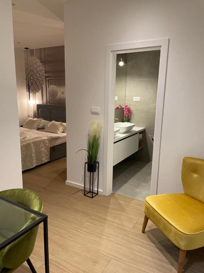 Holiday Apartments & Rooms Spalato Esterno foto