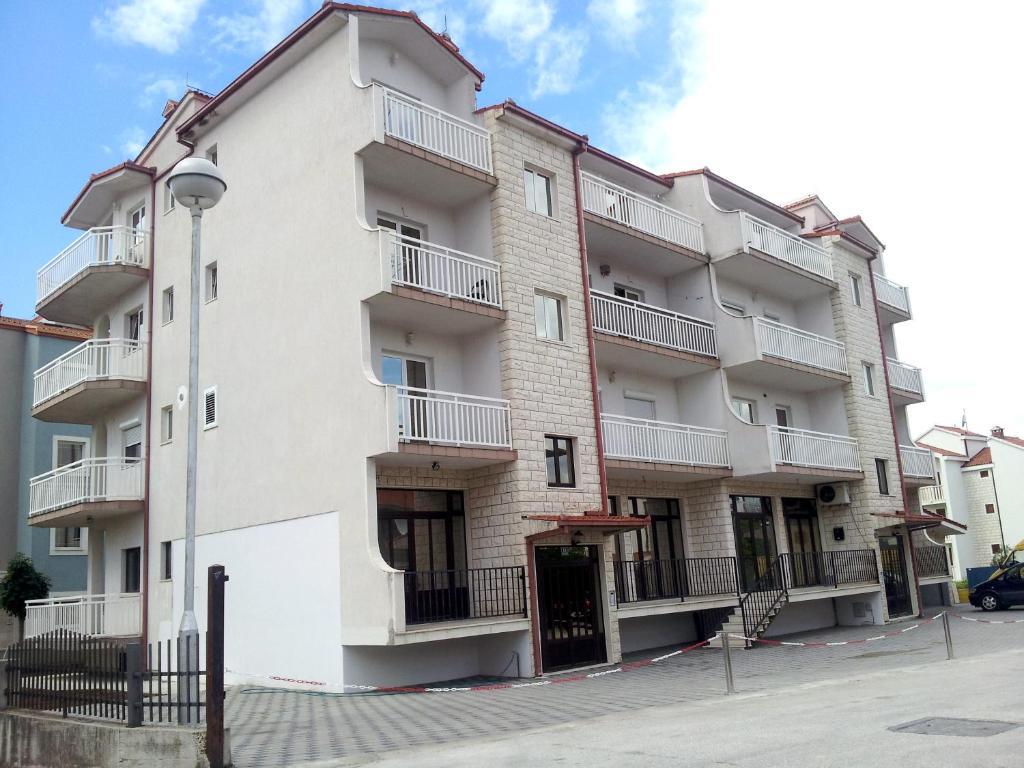 Holiday Apartments & Rooms Spalato Esterno foto